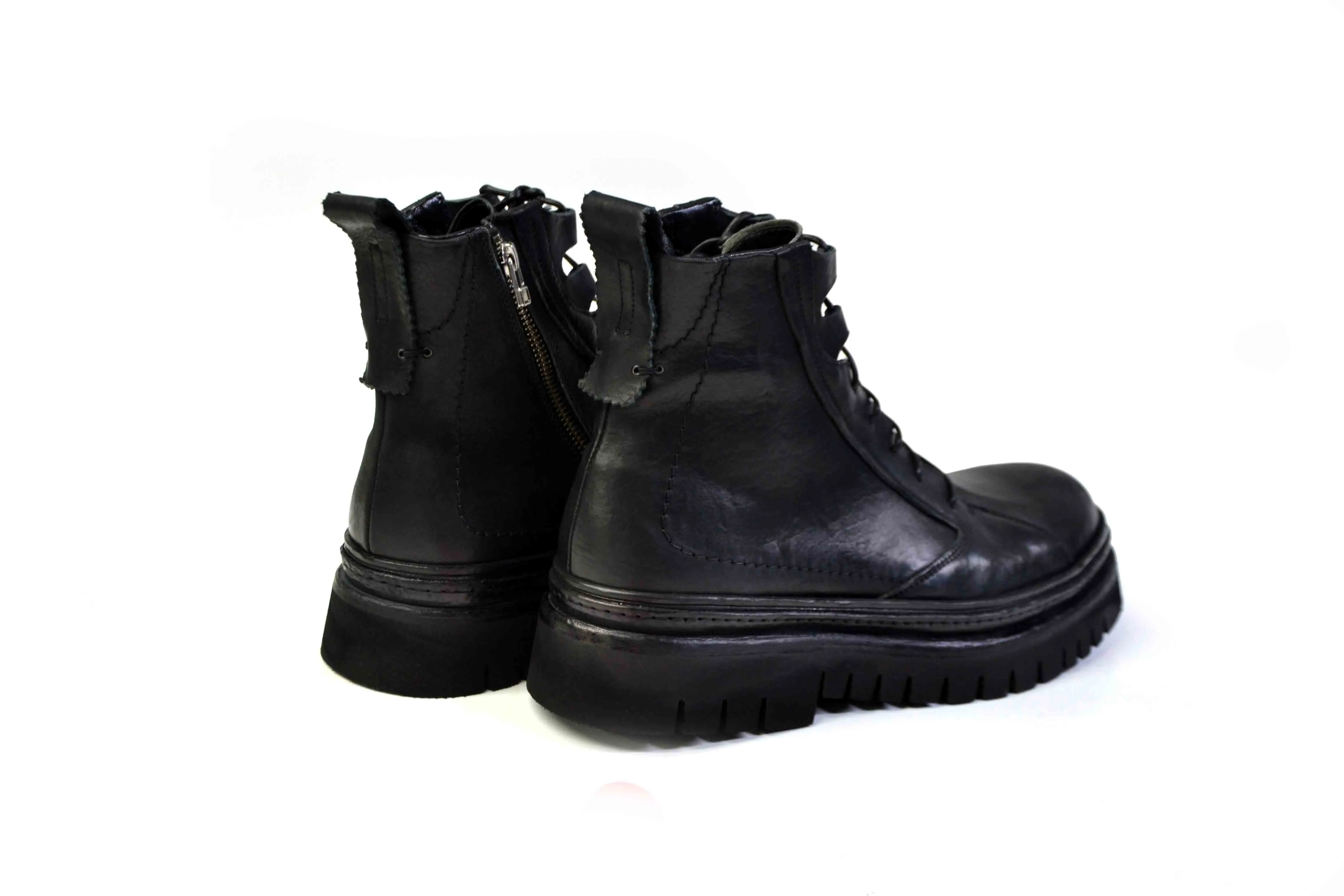 DOBRES BLACK BOOTS