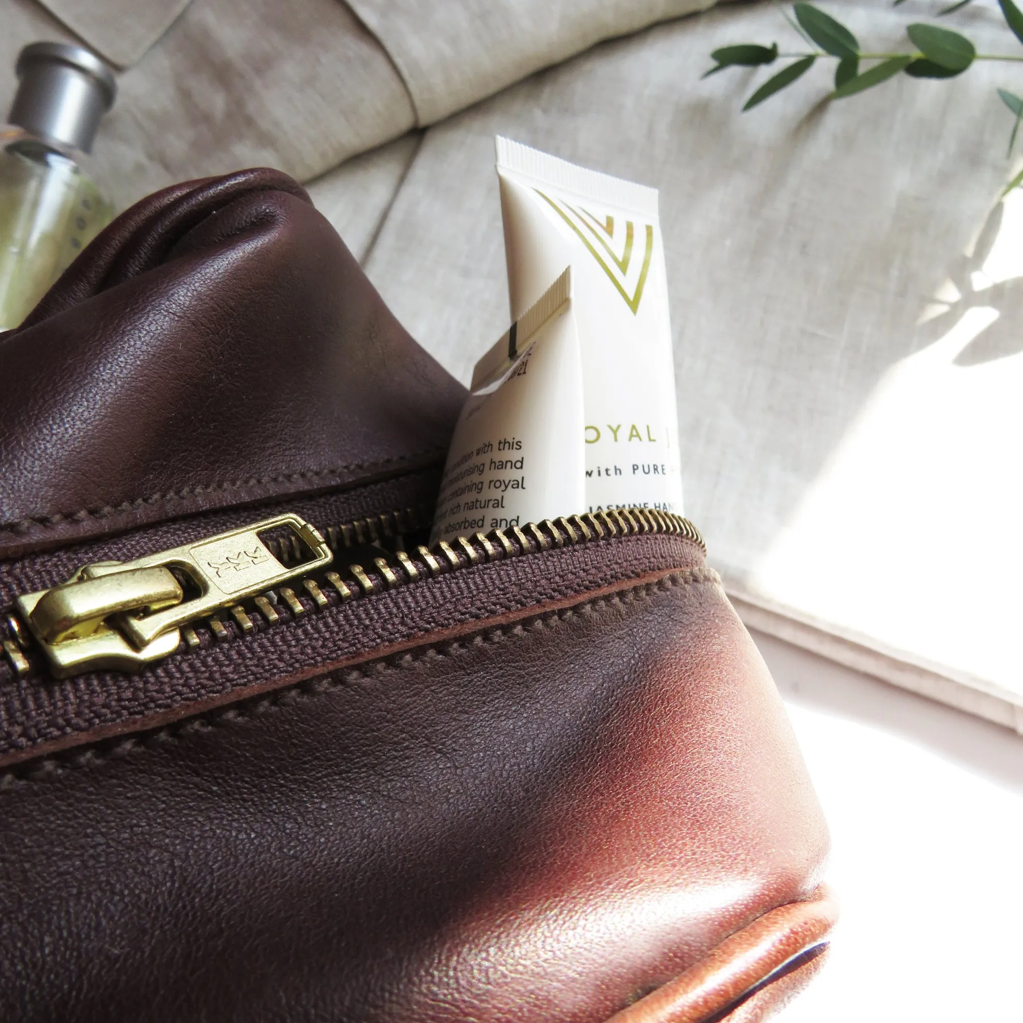 Genuine English Leather Men's Washbag