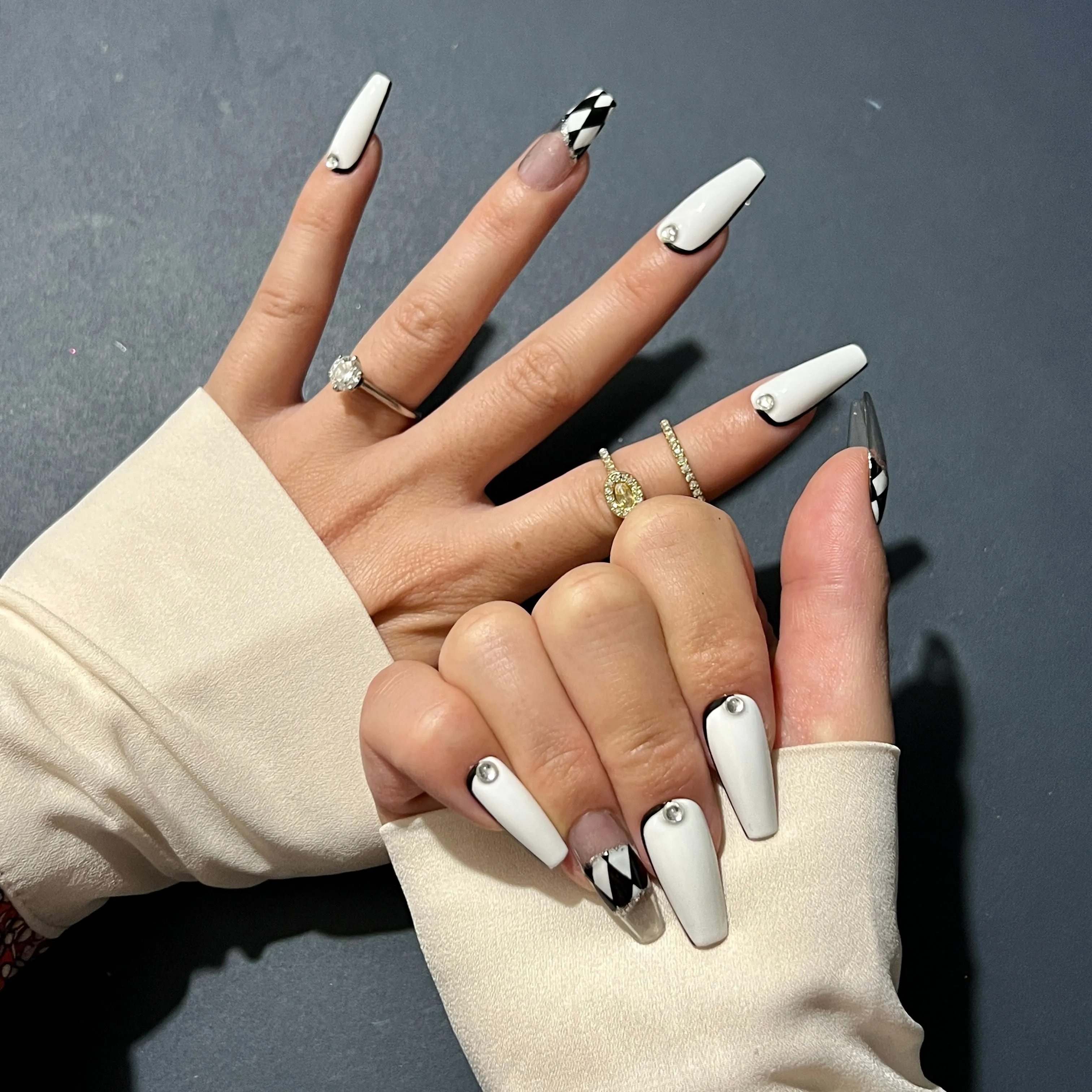Modern black white Gel Press on Nail