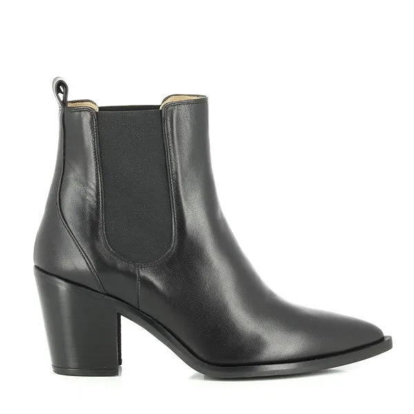 Unisa Manila Black